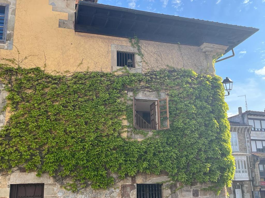 Apartamento Gaudi Comillas Exteriör bild